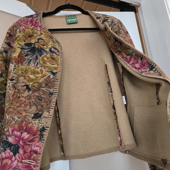 Geiger boiled wool jacket with a floral tapestry pattern - Picture 8 of 10